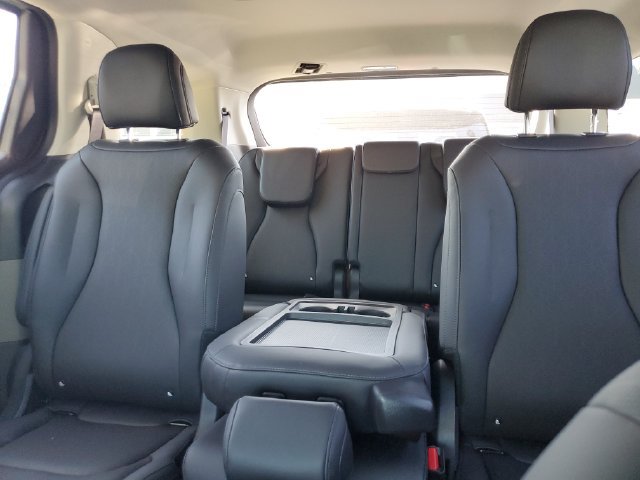 New 2027 Kia Carnival EX FWD image 11