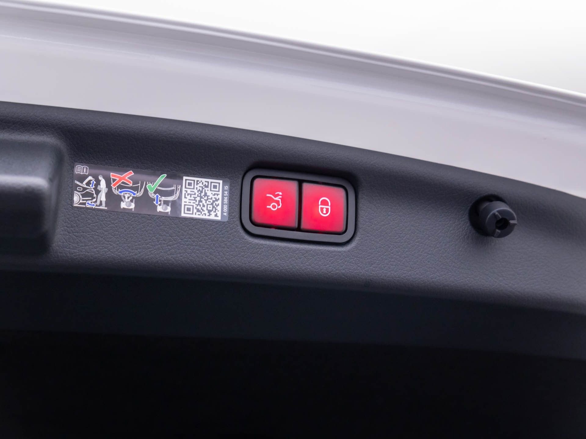 New 2026 Mercedes-Benz C 300 4MATIC Sedan image 31