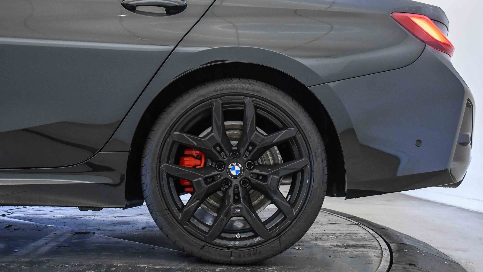 New 2026 BMW 330i Sedan w/ M Sport Package image 11