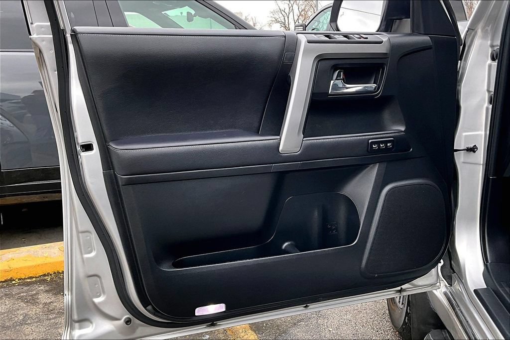 Used 2023 Toyota 4Runner Limited RWD image 19