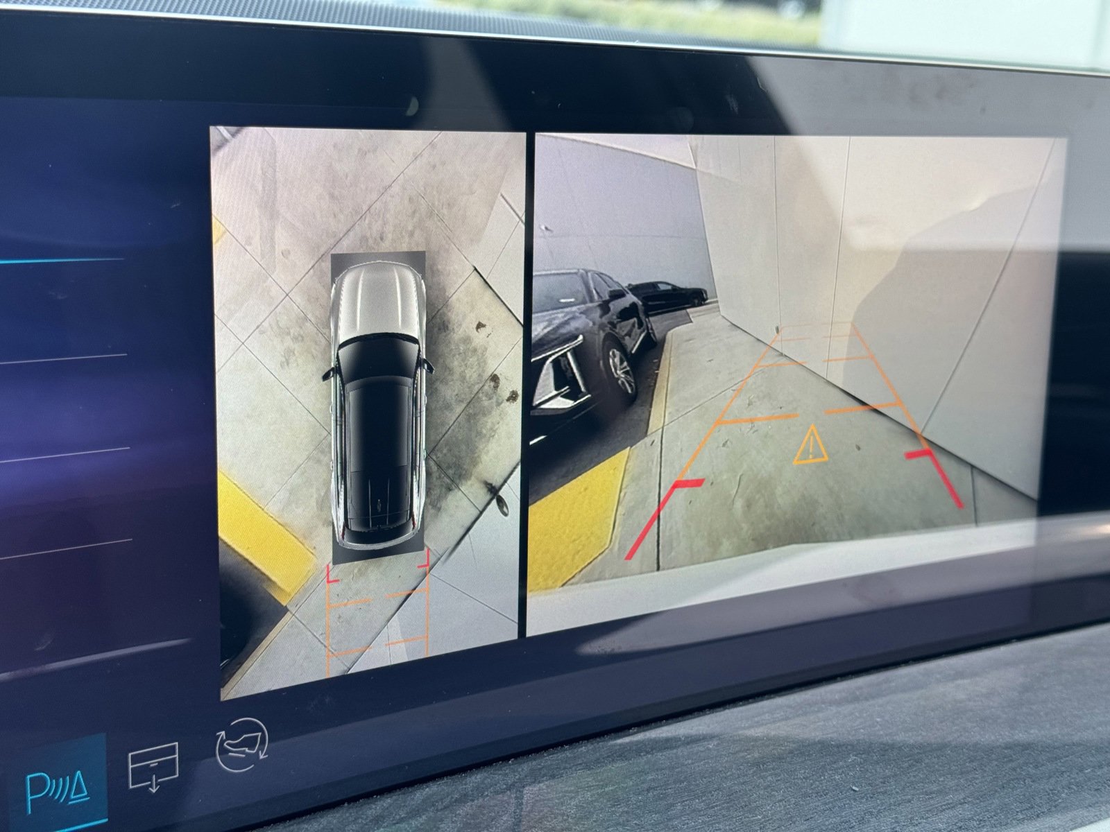 New 2025 Cadillac Escalade IQ Sport 2 image 21