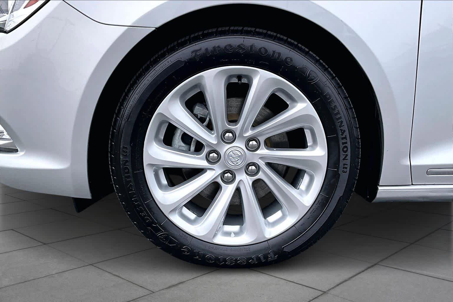 Used 2015 Buick LaCrosse Leather image 10