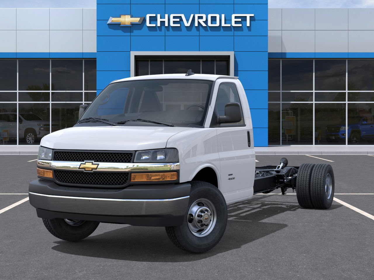New 2025 Chevrolet Express 4500 Extended w/ Power Convenience Package RWD image 16