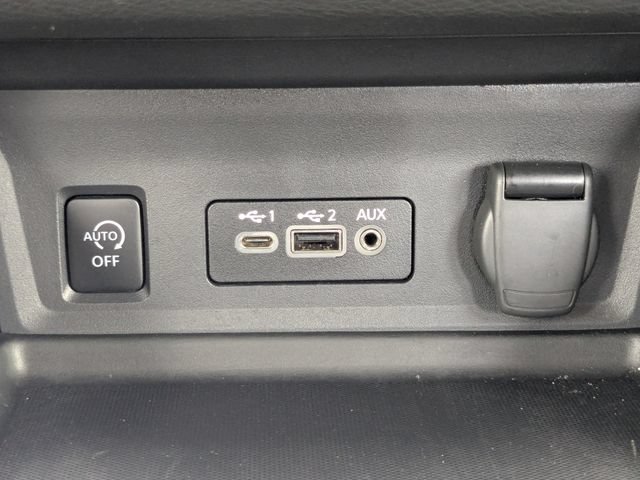 Used 2025 Nissan Sentra SR w/ SR Premium Package FWD image 26
