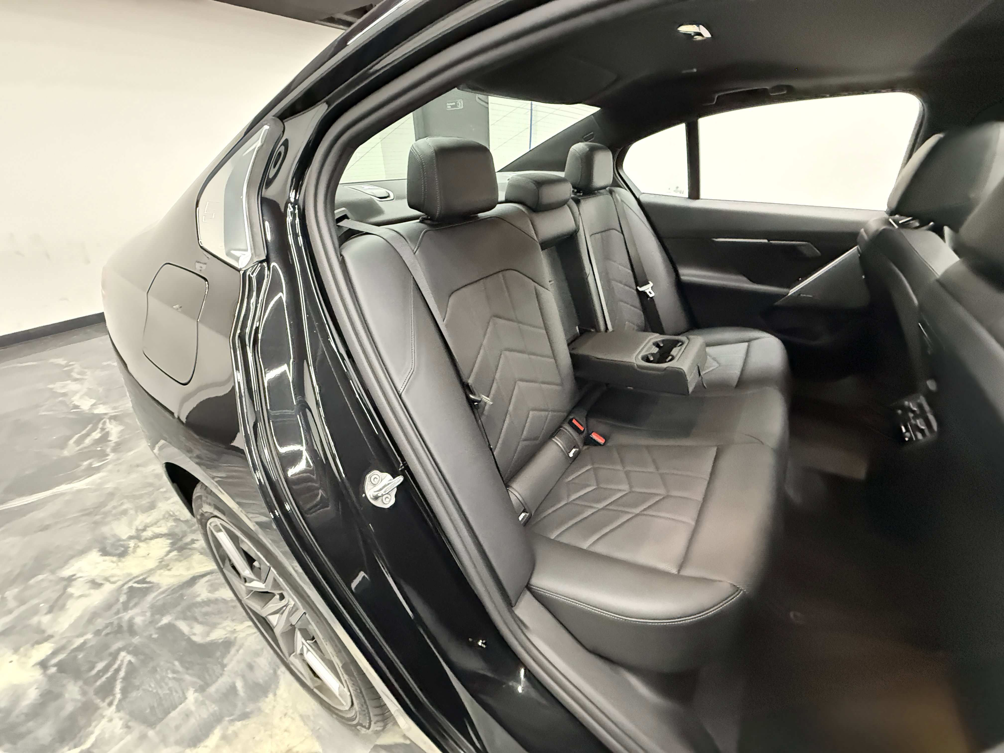 Used 2024 BMW i5 eDrive40i w/ M Sport Package image 26