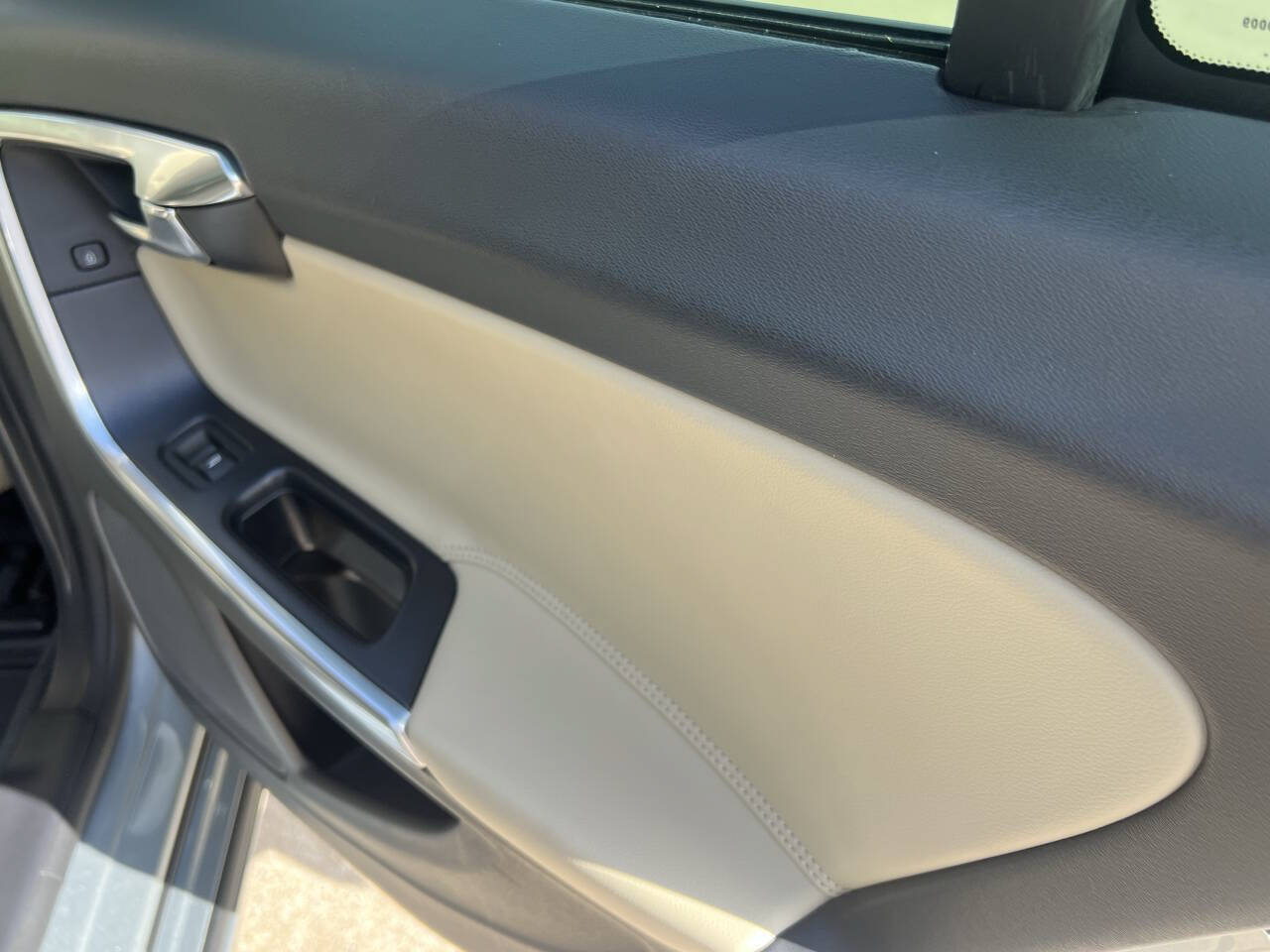 Used 2018 Volvo S60 T5 Dynamic w/ Vision Package FWD image 25