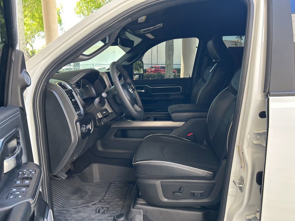 Used 2025 RAM 3500 Laramie AWD/4WD image 5