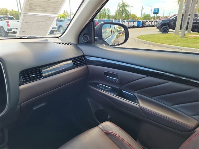 Used 2018 Mitsubishi Outlander SEL image 13