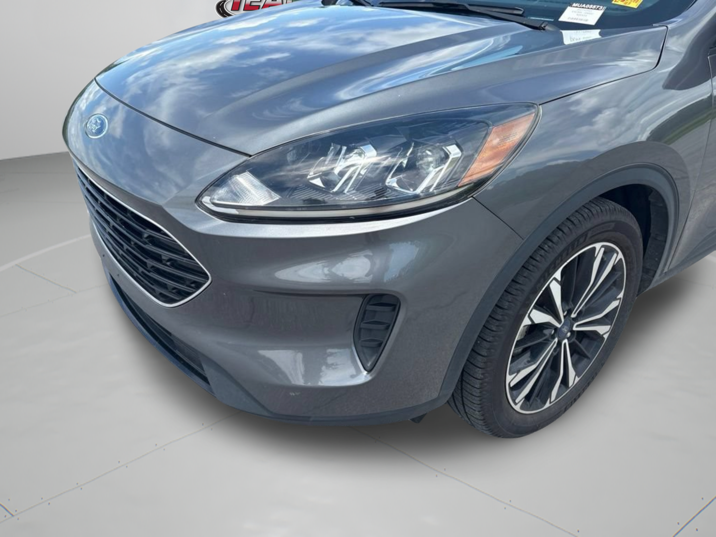 Used 2021 Ford Escape SE w/ SE Sport Appearance Package FWD image 30