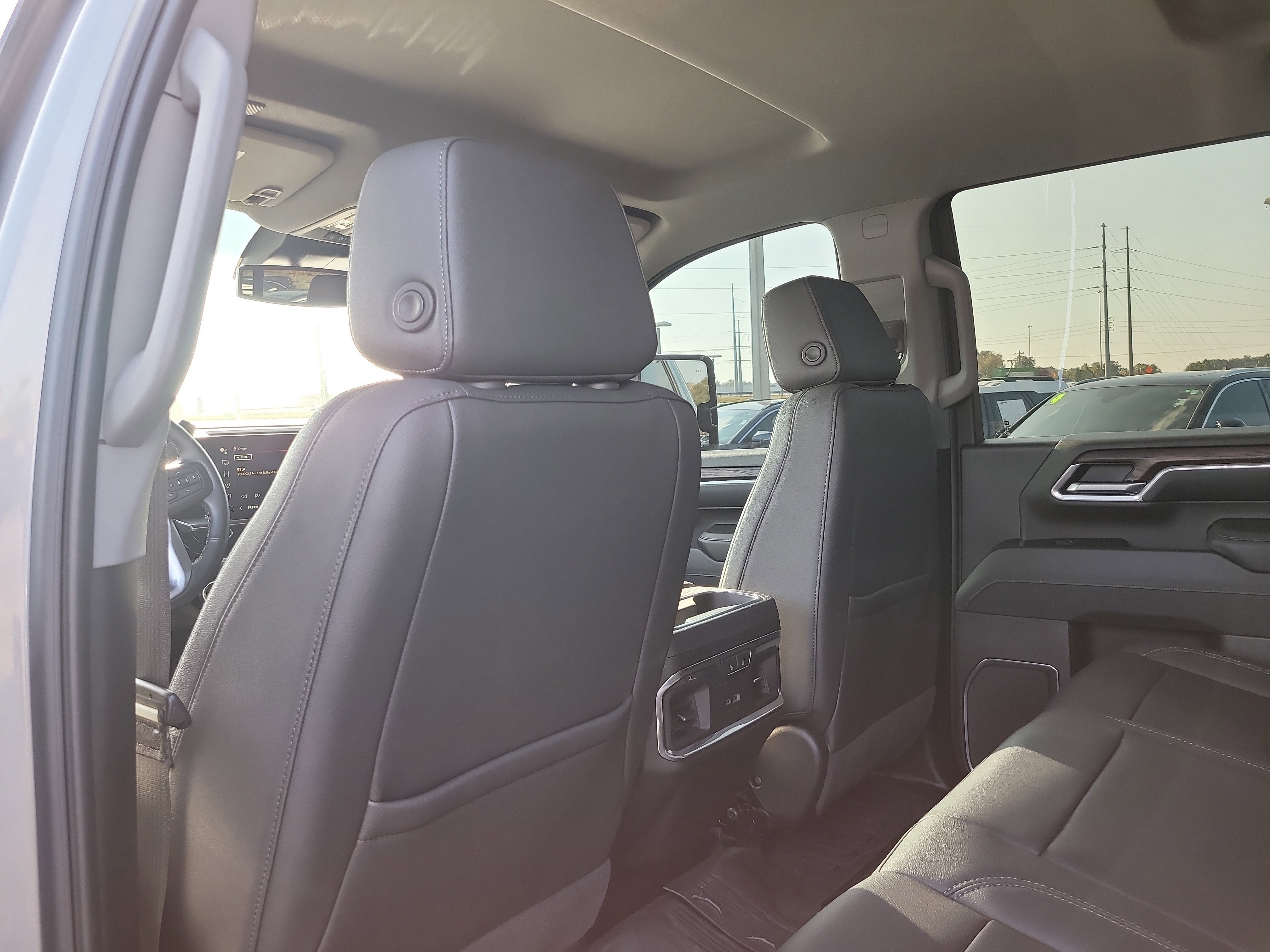 Used 2024 GMC Sierra 2500 SLT w/ SLT Premium Package image 13