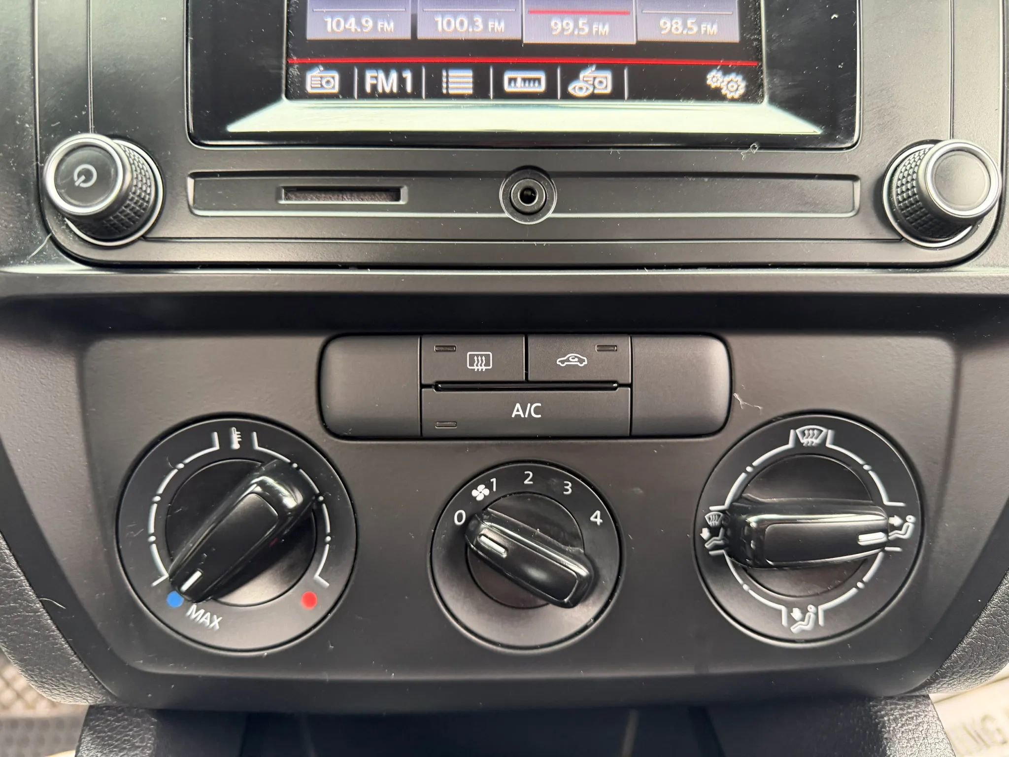 Used 2016 Volkswagen Jetta S image 23