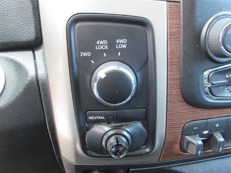 Used 2016 RAM 3500 Laramie w/ Convenience Group AWD/4WD image 16