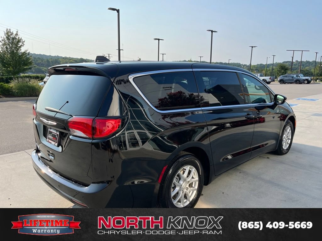 New 2026 Chrysler Voyager LX FWD image 20