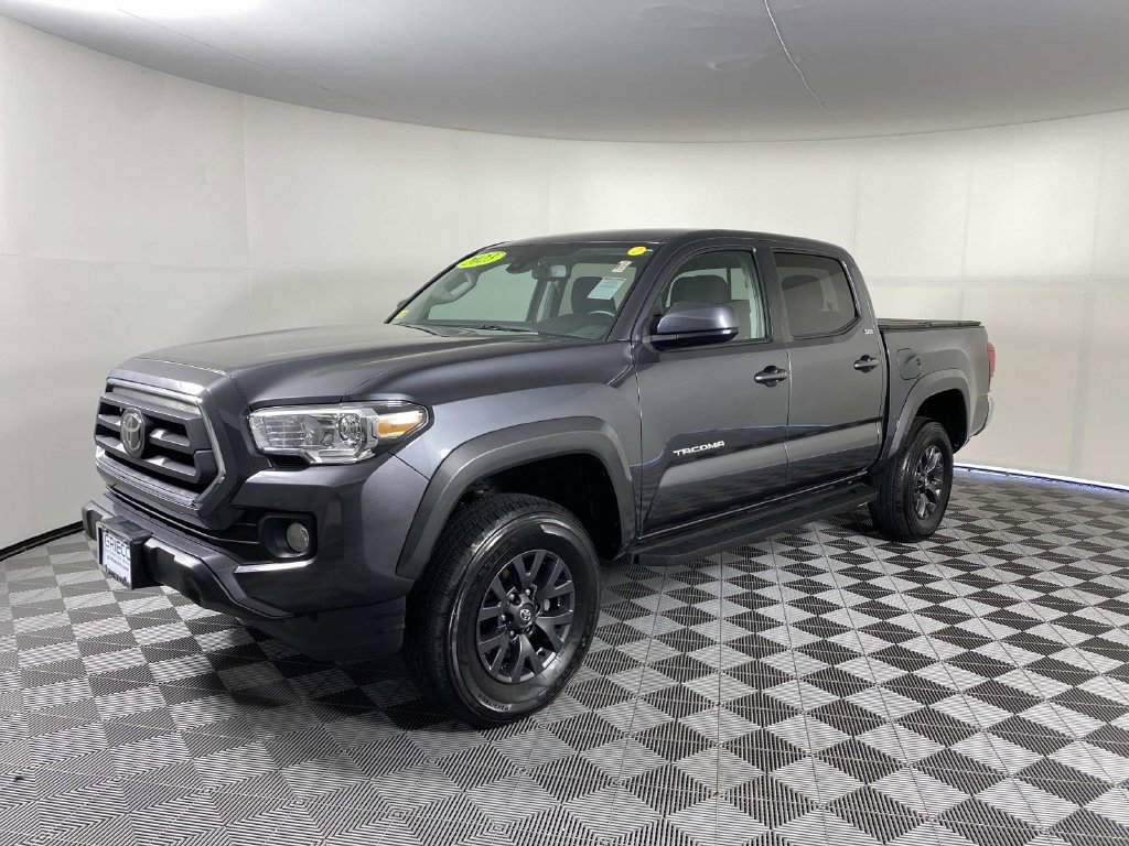 Used 2023 Toyota Tacoma SR5 AWD/4WD image 4