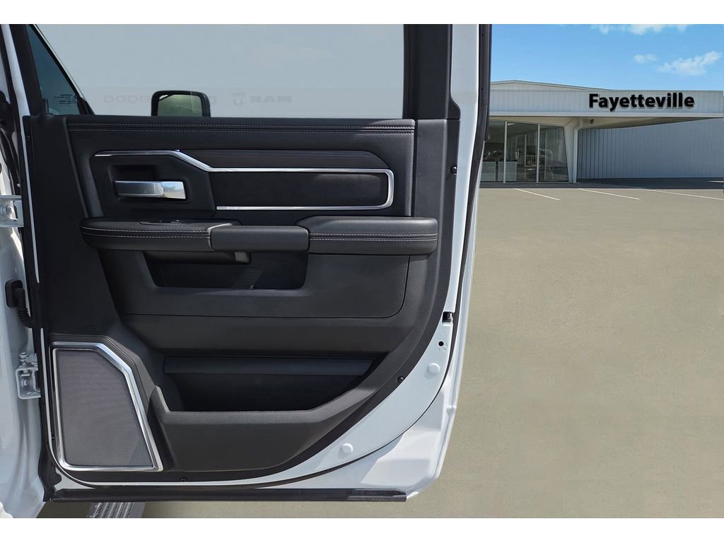 New 2026 RAM 2500 Laramie AWD/4WD image 19