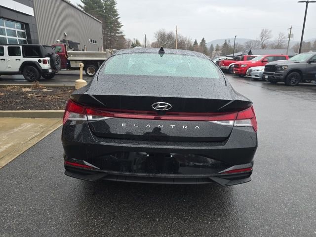 Used 2022 Hyundai Elantra SEL FWD image 5