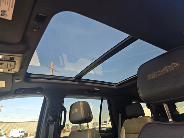 Used 2023 Chevrolet Tahoe High Country AWD/4WD image 12