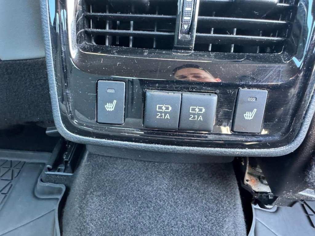 Used 2019 Toyota Avalon Limited w/ Protection Package image 11