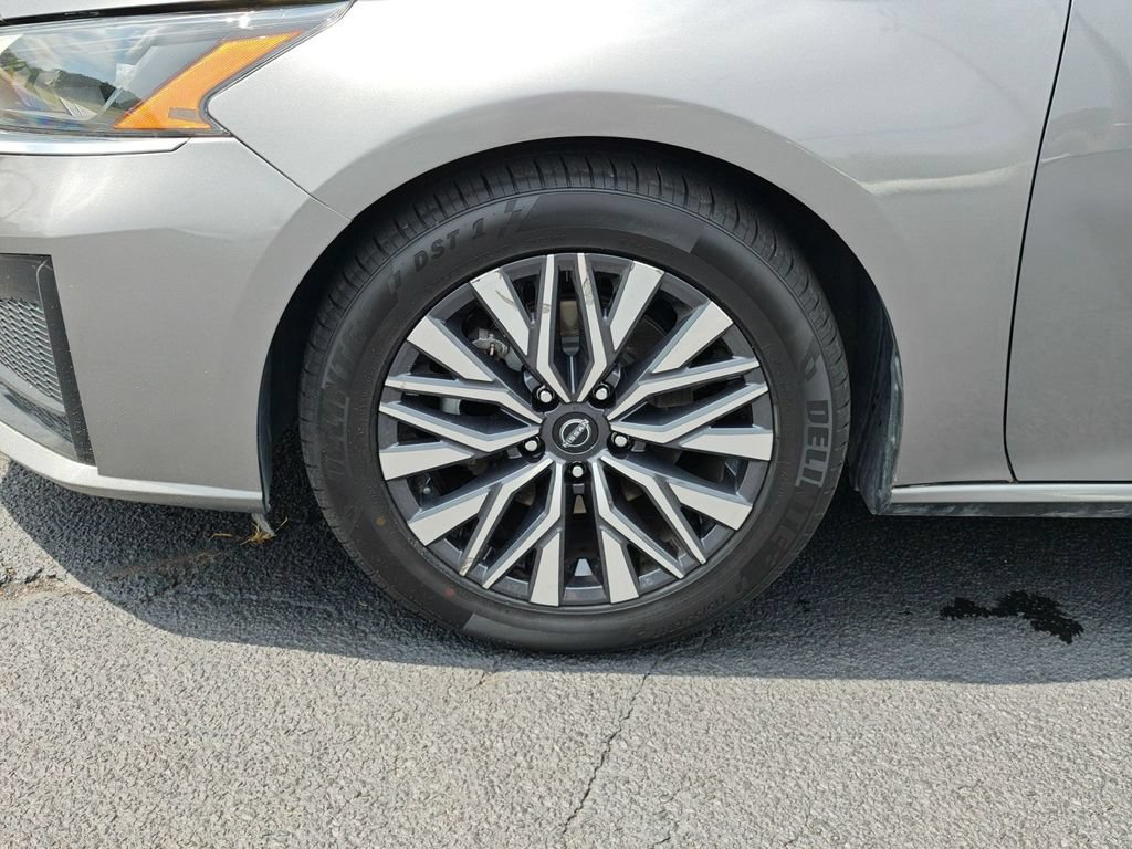 Used 2024 Nissan Altima 2.5 SV FWD image 10
