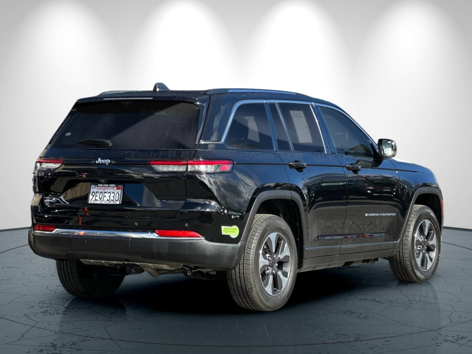 Used 2022 Jeep Grand Cherokee Limited 4xe w/ Luxury Tech Group II image 4