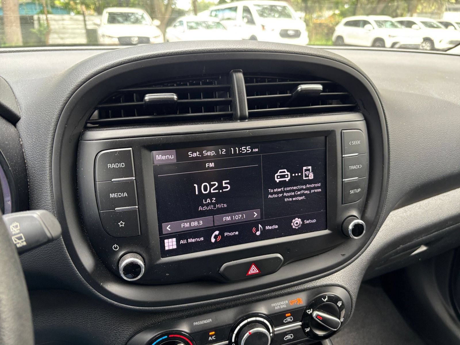 Used 2025 Kia Soul LX w/ LX Technology Package FWD image 19
