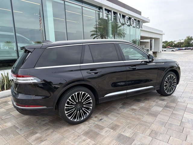 Certified 2025 Lincoln Aviator Black Label AWD/4WD image 2