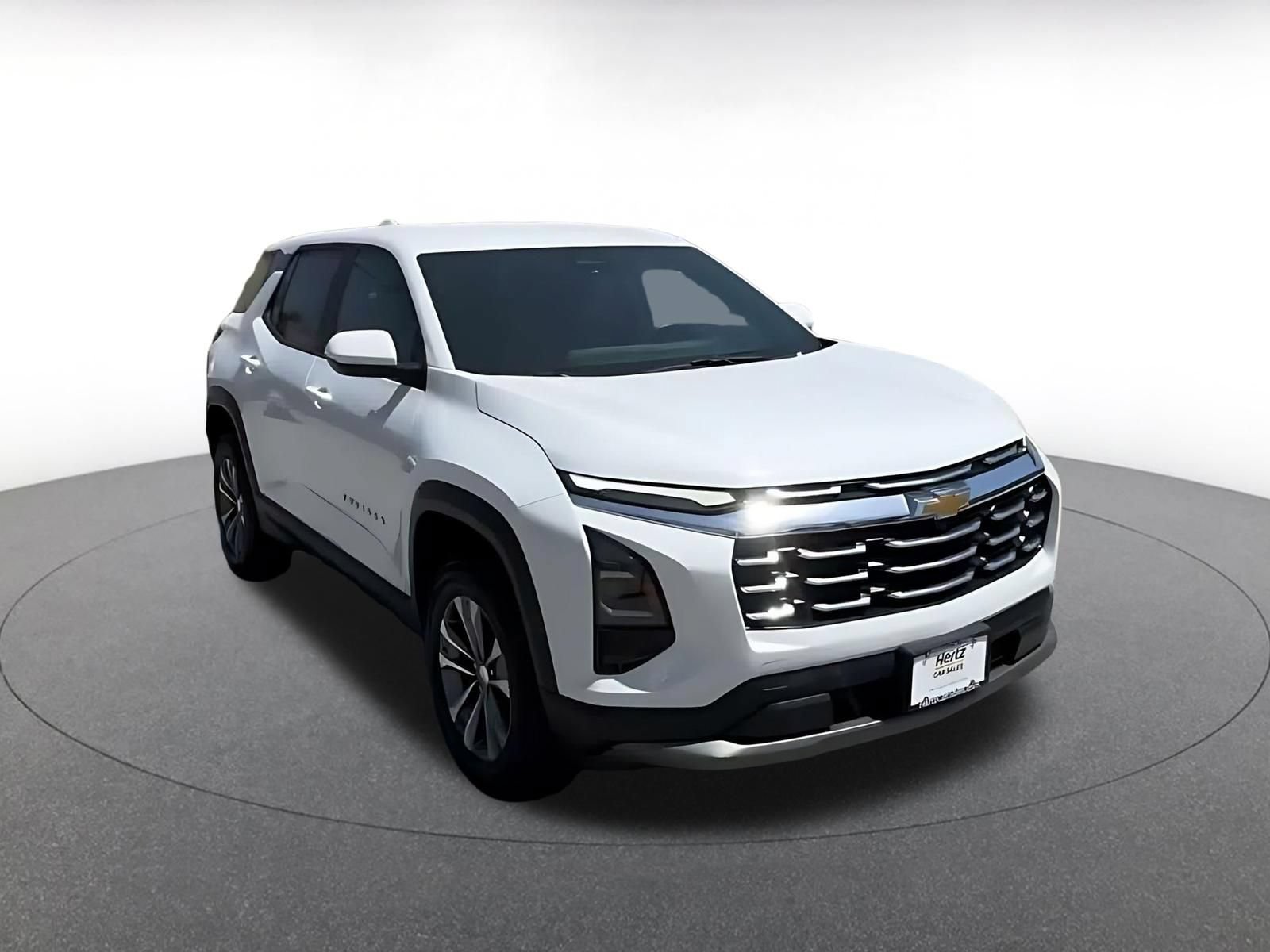 Used 2025 Chevrolet Equinox LT FWD image 3