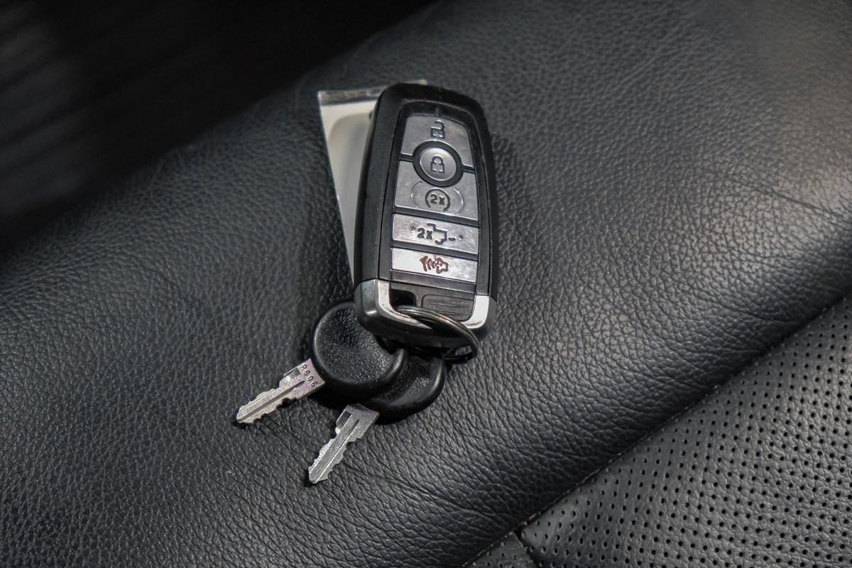 Used 2022 Ford F250 Lariat w/ Black Appearance Package AWD/4WD image 65