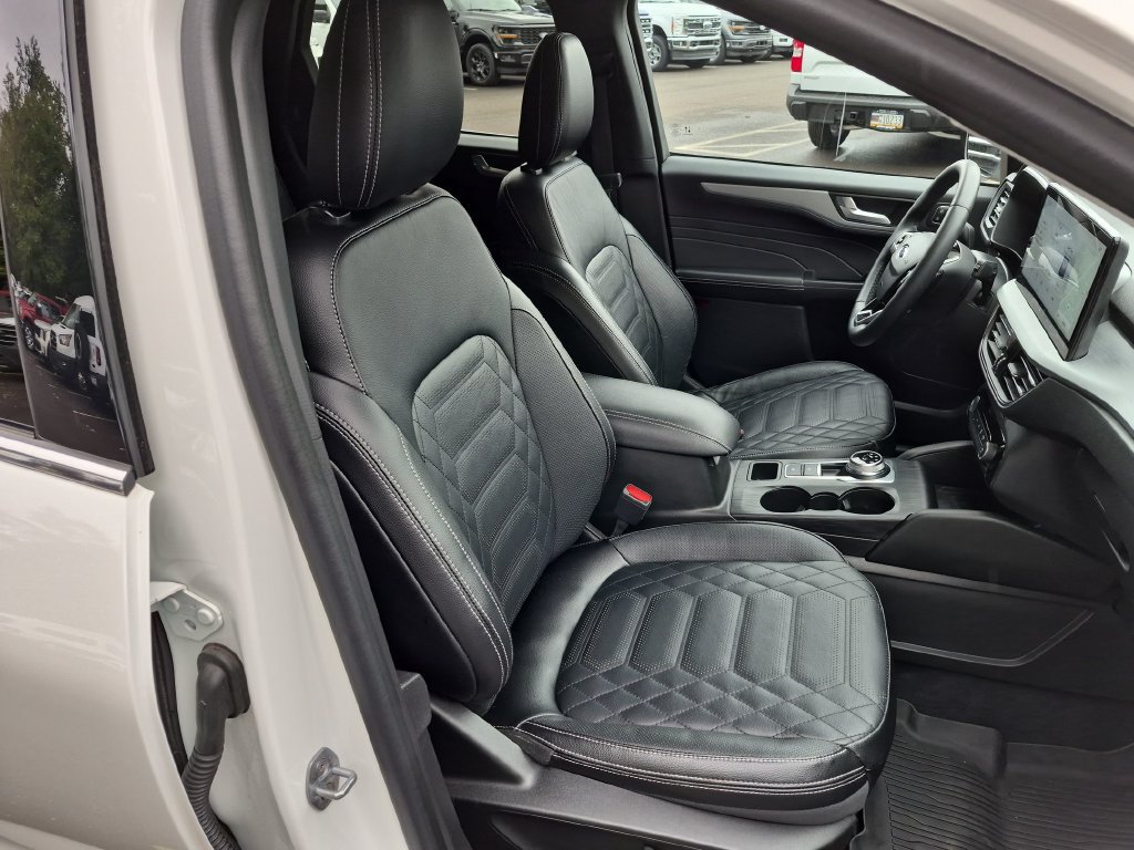 Certified 2023 Ford Escape SE w/ PHEV Premium Package FWD image 39