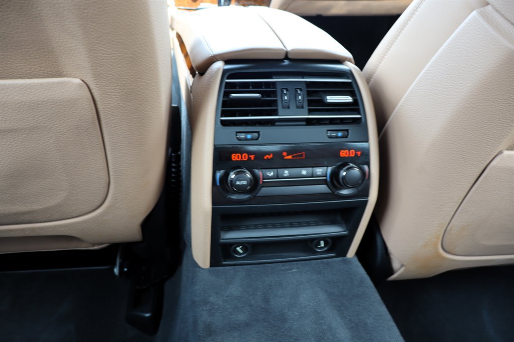 Used 2015 BMW 750Li RWD image 21