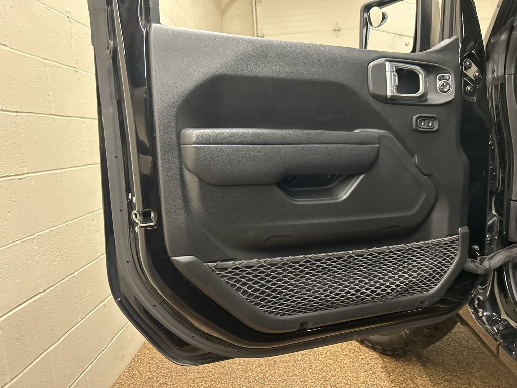 Used 2024 Jeep Gladiator Sport image 13