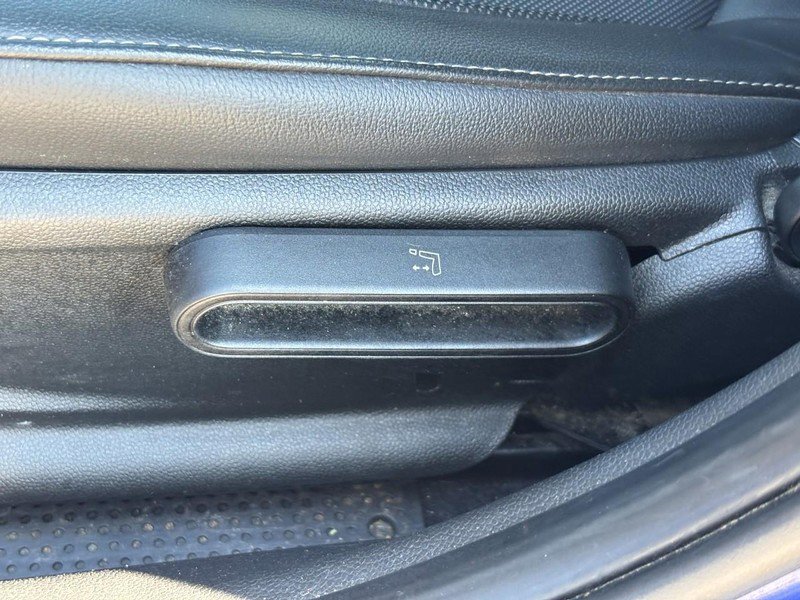 Used 2020 MINI Cooper 4-Door Hardtop image 16