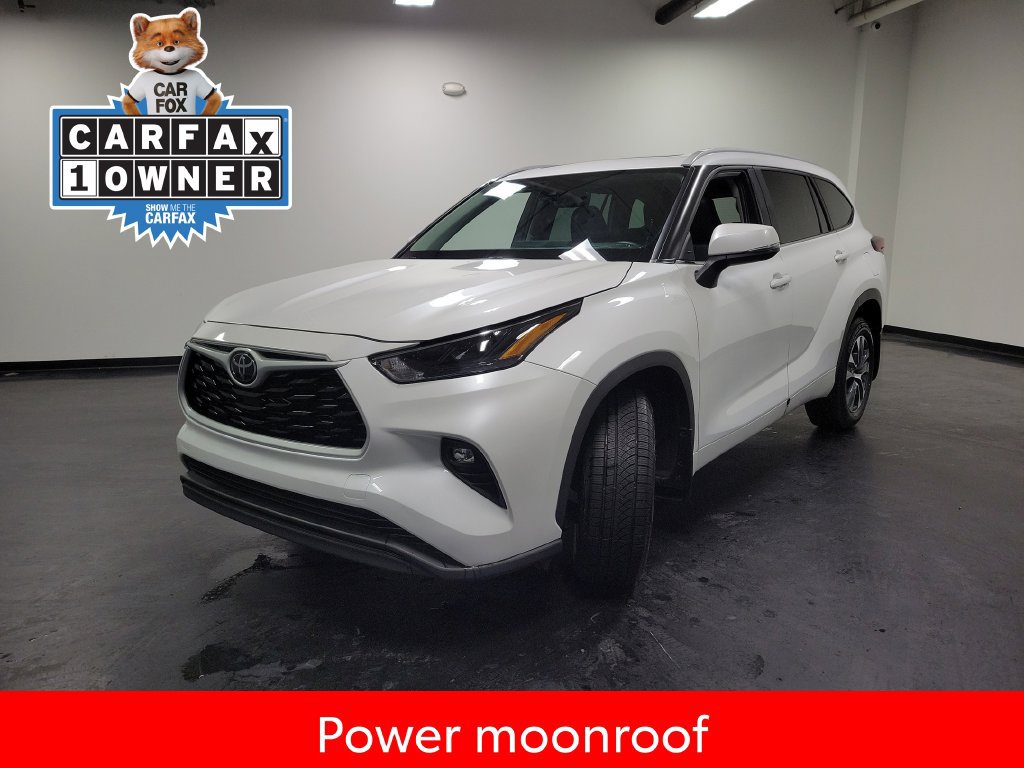 Used 2025 Toyota Highlander XLE AWD/4WD image 4