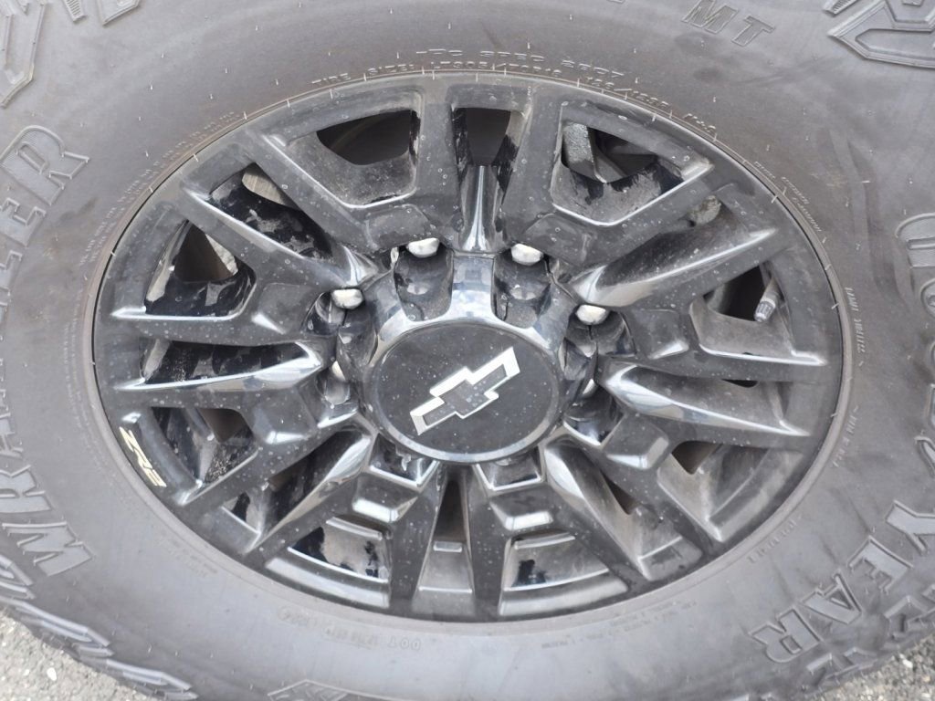 Used 2024 Chevrolet Silverado 2500 ZR2 w/ Technology Package AWD/4WD image 31