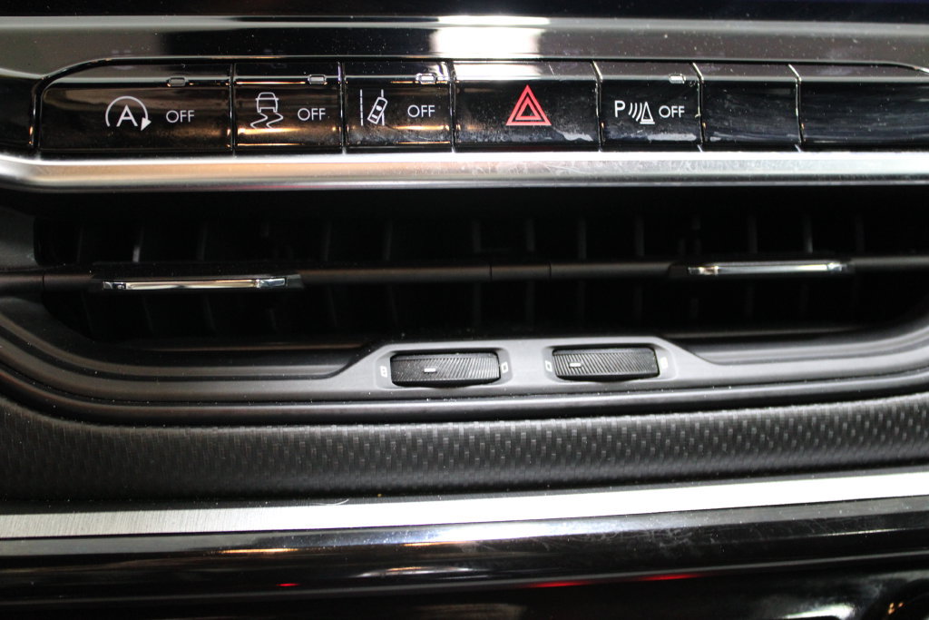 Used 2025 Jeep Compass Trailhawk AWD/4WD image 44
