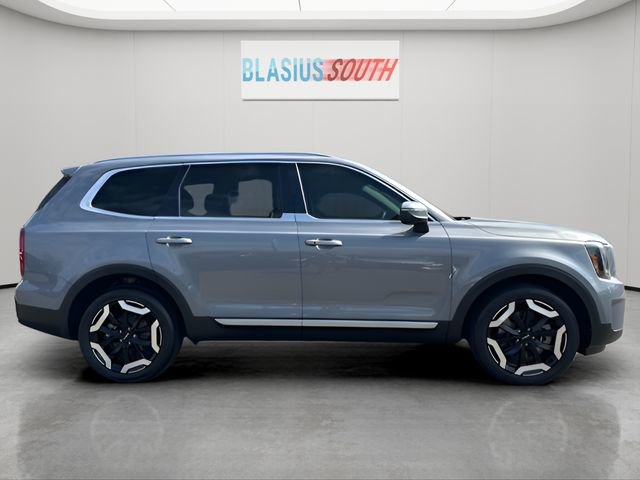 Used 2023 Kia Telluride S w/ S Sunroof Package image 2
