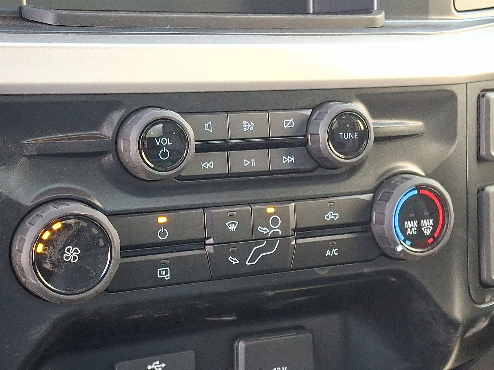 Used 2024 Ford F550 2WD Regular Cab Super Duty image 15