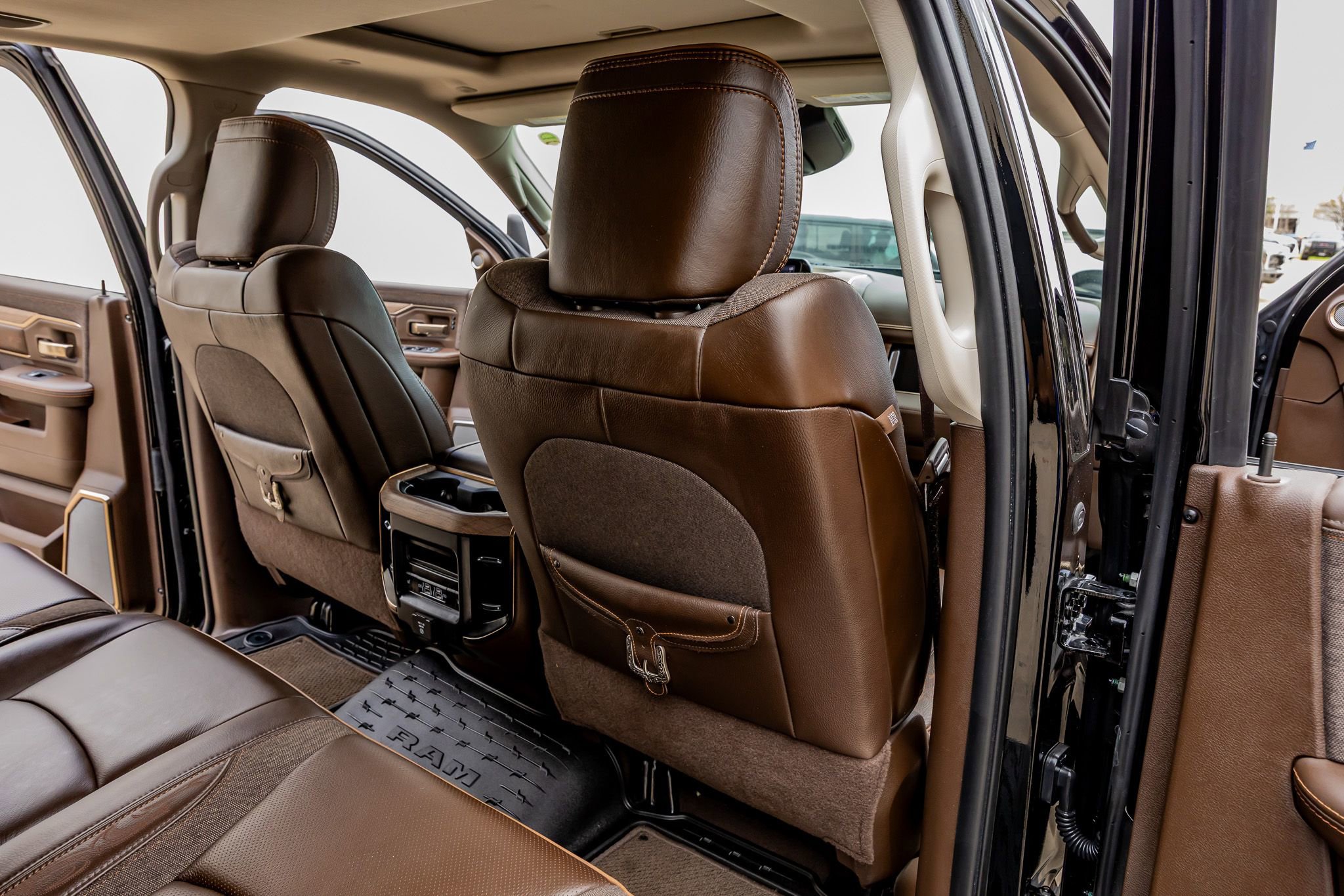 Used 2025 RAM 2500 Limited image 32