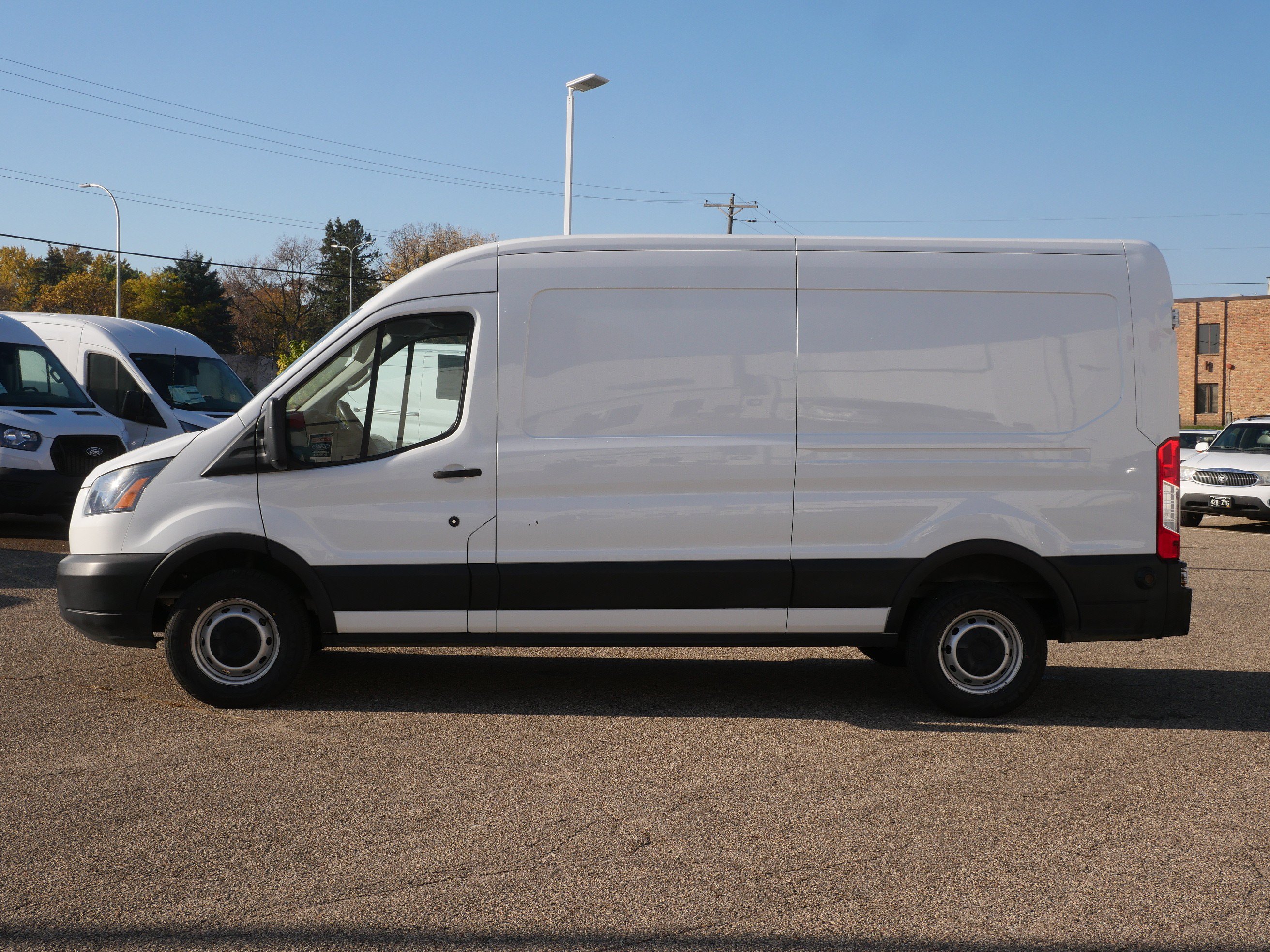 Used 2019 Ford Transit 250 148 Medium Roof RWD image 26