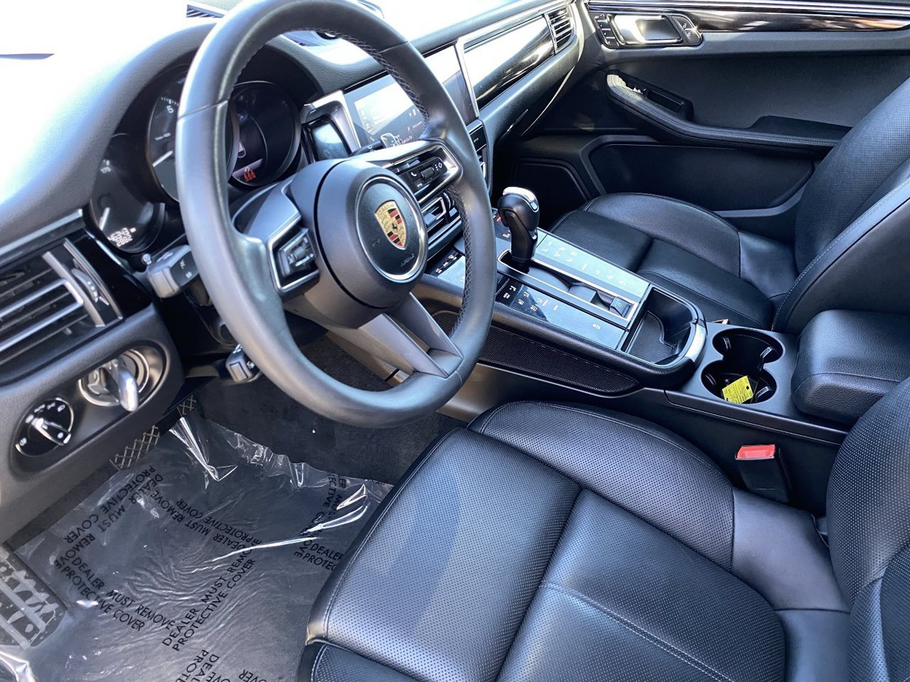 Used 2024 Porsche Macan AWD/4WD image 31