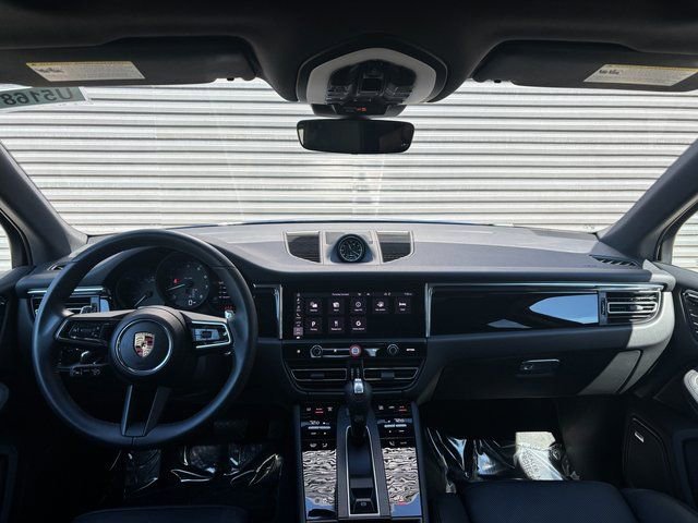 Used 2025 Porsche Macan AWD/4WD image 13