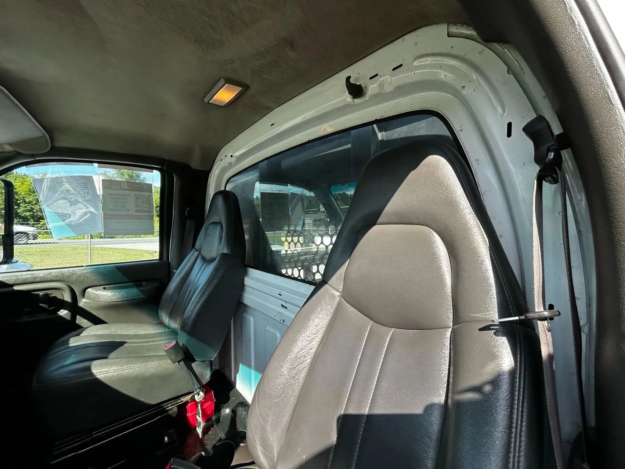 Used 2004 Chevrolet Kodiak C4500 2WD Regular Cab image 22