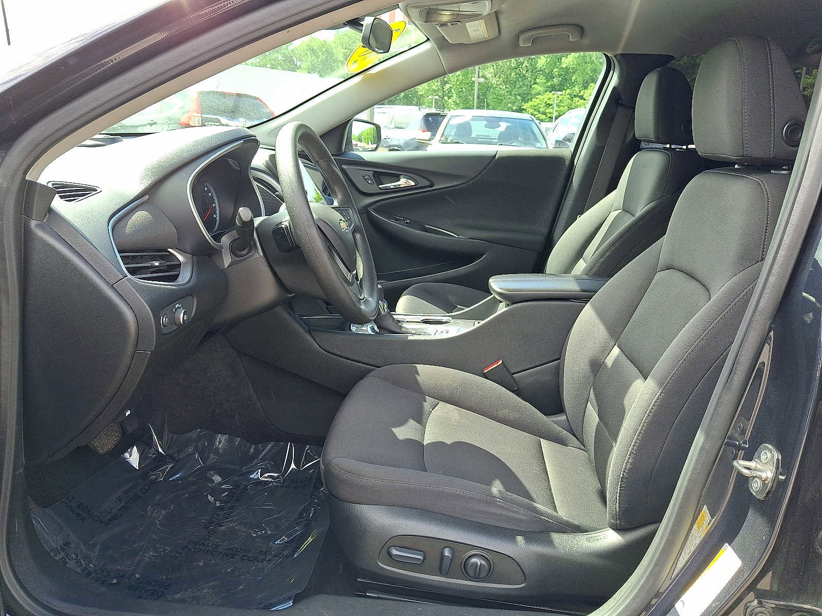 Used 2022 Chevrolet Malibu LT FWD image 14