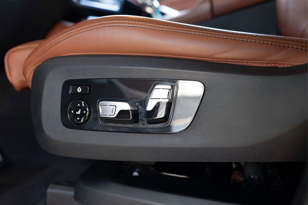 Used 2022 BMW X5 M50i w/ Executive Package AWD/4WD image 48