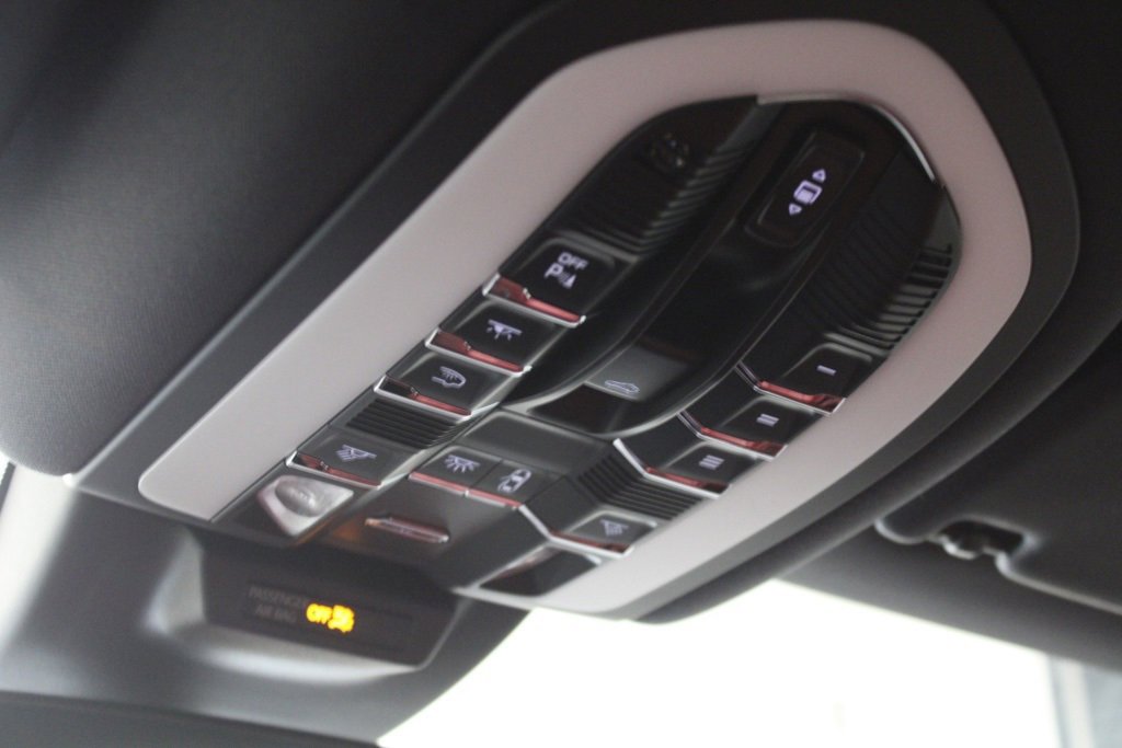 Certified 2025 Porsche Macan image 25