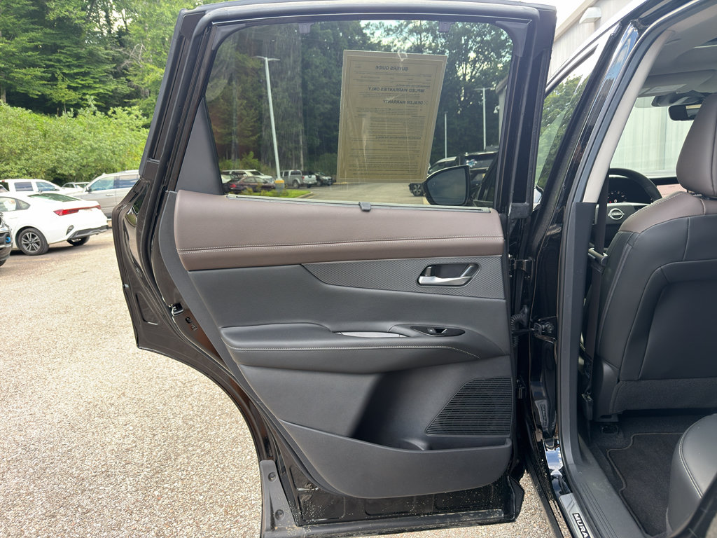 Certified 2026 Nissan Murano Platinum w/ Cargo Package AWD/4WD image 12