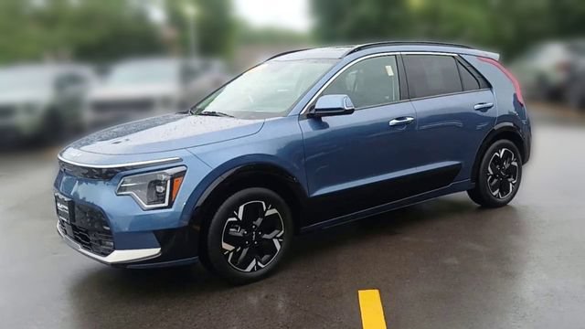 Certified 2024 Kia Niro Wave w/ Wave Preserve Package FWD image 9