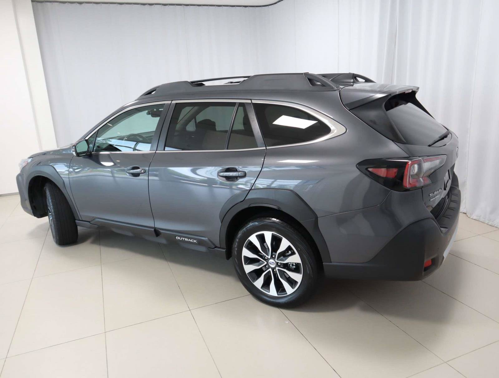 Used 2024 Subaru Outback Limited AWD/4WD image 3