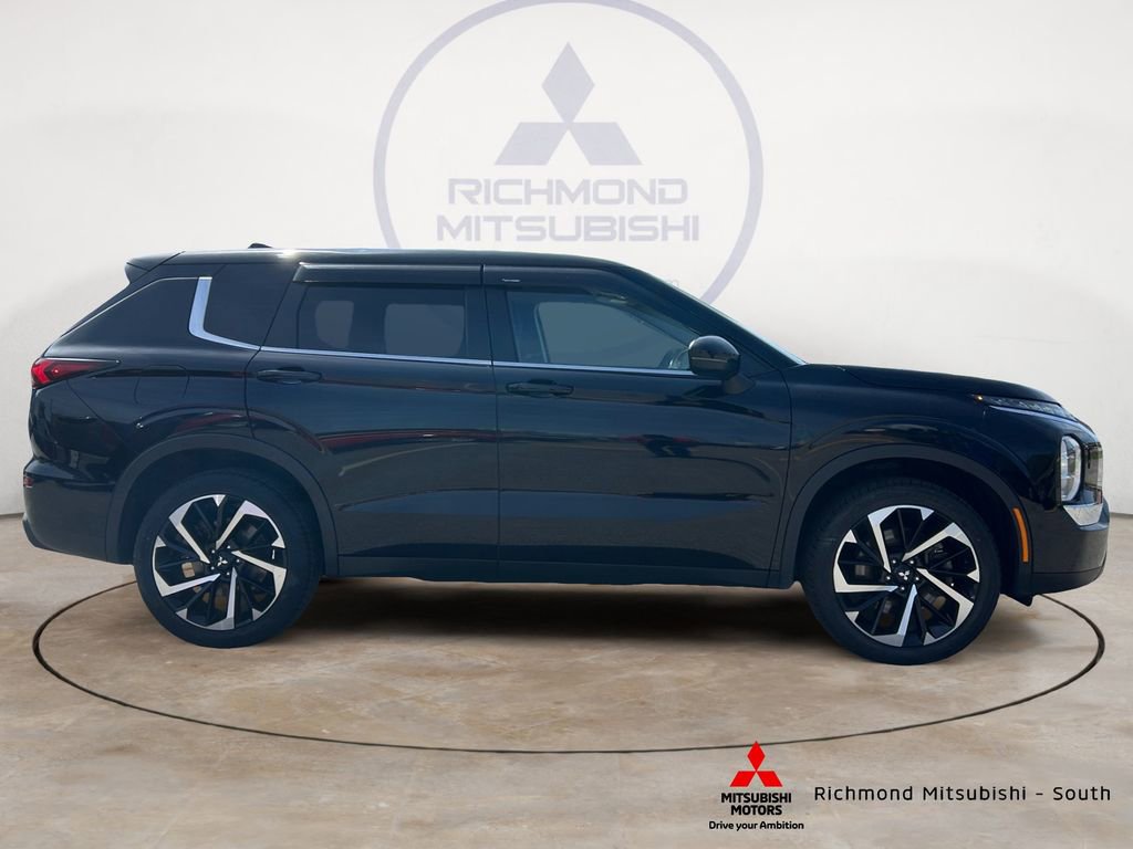Used 2022 Mitsubishi Outlander ES image 2