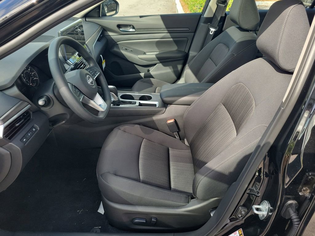 Used 2025 Nissan Altima 2.5 SV w/ SV Special Edition Package image 14